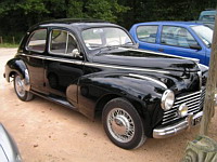 Peugeot 203 (1948-1960) (2007-08-15, pris a Bois d'Oingt (France, Rhone, Foret de la Flechere)) (02)